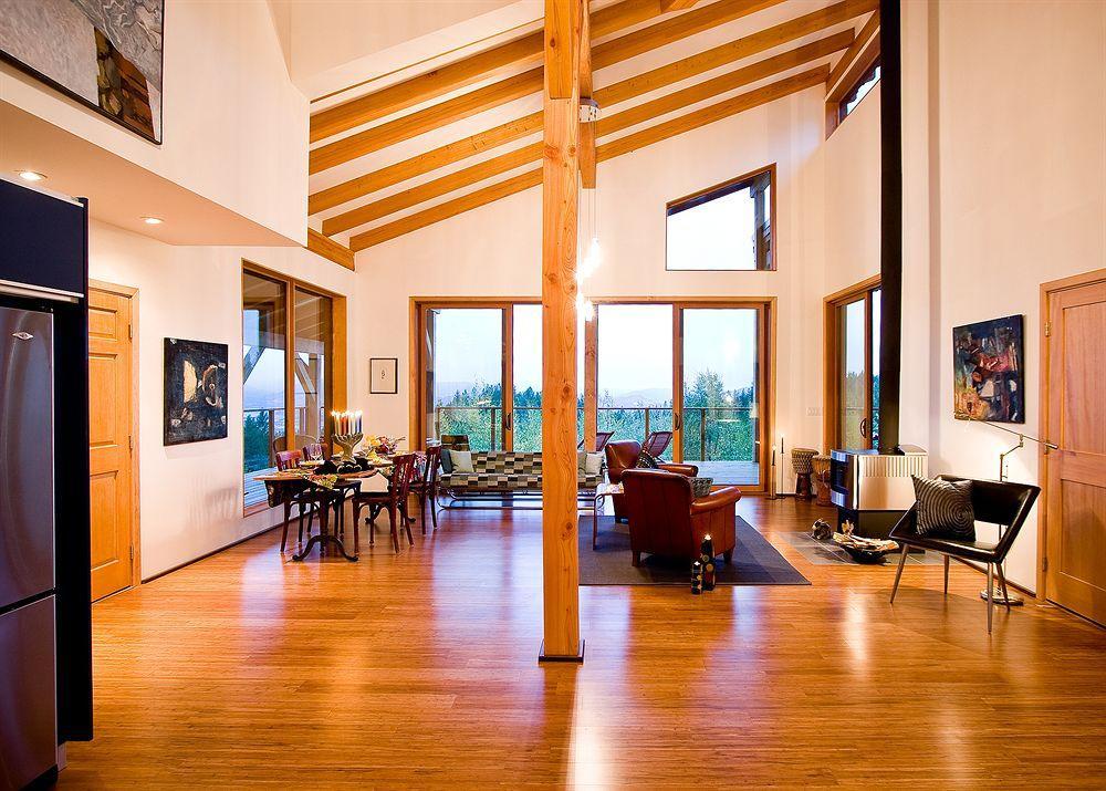 ไมรา แคนยอน แรนช์ Villa เคโลว์นา ภายนอก รูปภาพ